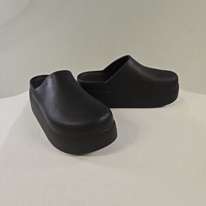 Crocs Womens Dylan Slip On Platform Chunky Mule Clogs Size 6 Black